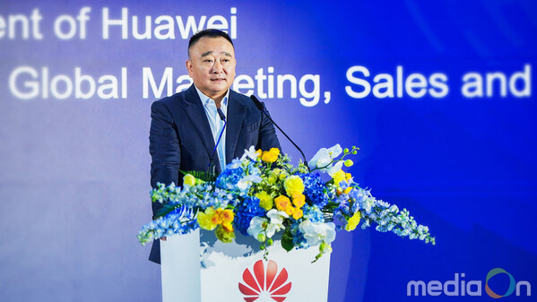 Zhou Jianjun, Vice President of Huawei and President of Global Marketing, Sales and Services, Huawei Digital Power