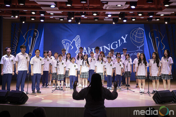 "World Ready"철학은 모든 학습 경험과 기억에 남는 순간에 깊이 스며들어 있습니다. 각 학생은 자신의 역량, 인성, 그리고 개별적인 목표를 바탕으로 설계된 맞춤형 학습과 성장의 여정을 따라 체계적인 지도를 받습니다.